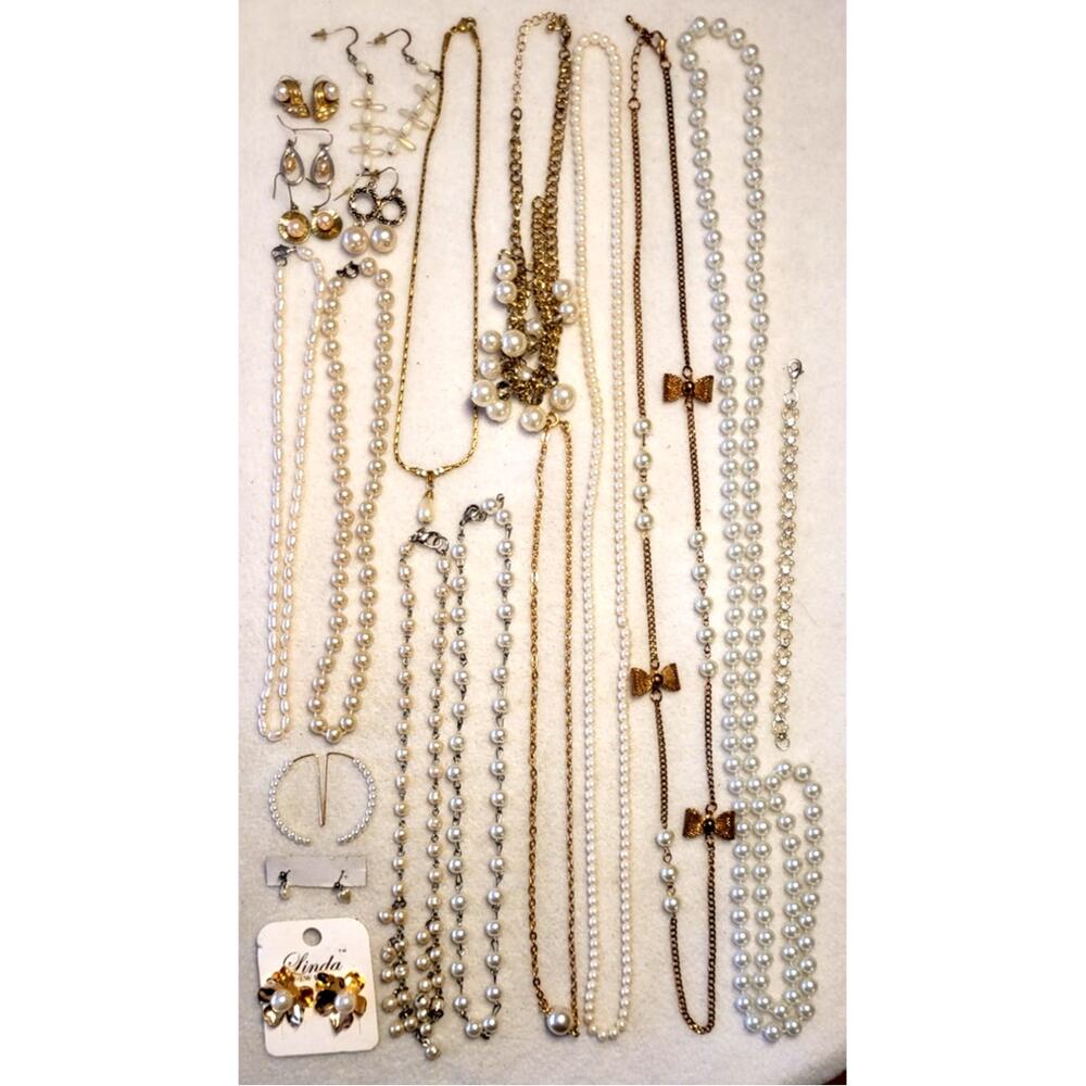 Vintage Faux Pearl Jewelry Lot Necklace Earrings Bracelet Silver Tone Statement